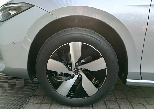 Volkswagen Passat cena 205900 przebieg: 10, rok produkcji 2024 z Dębica małe 466